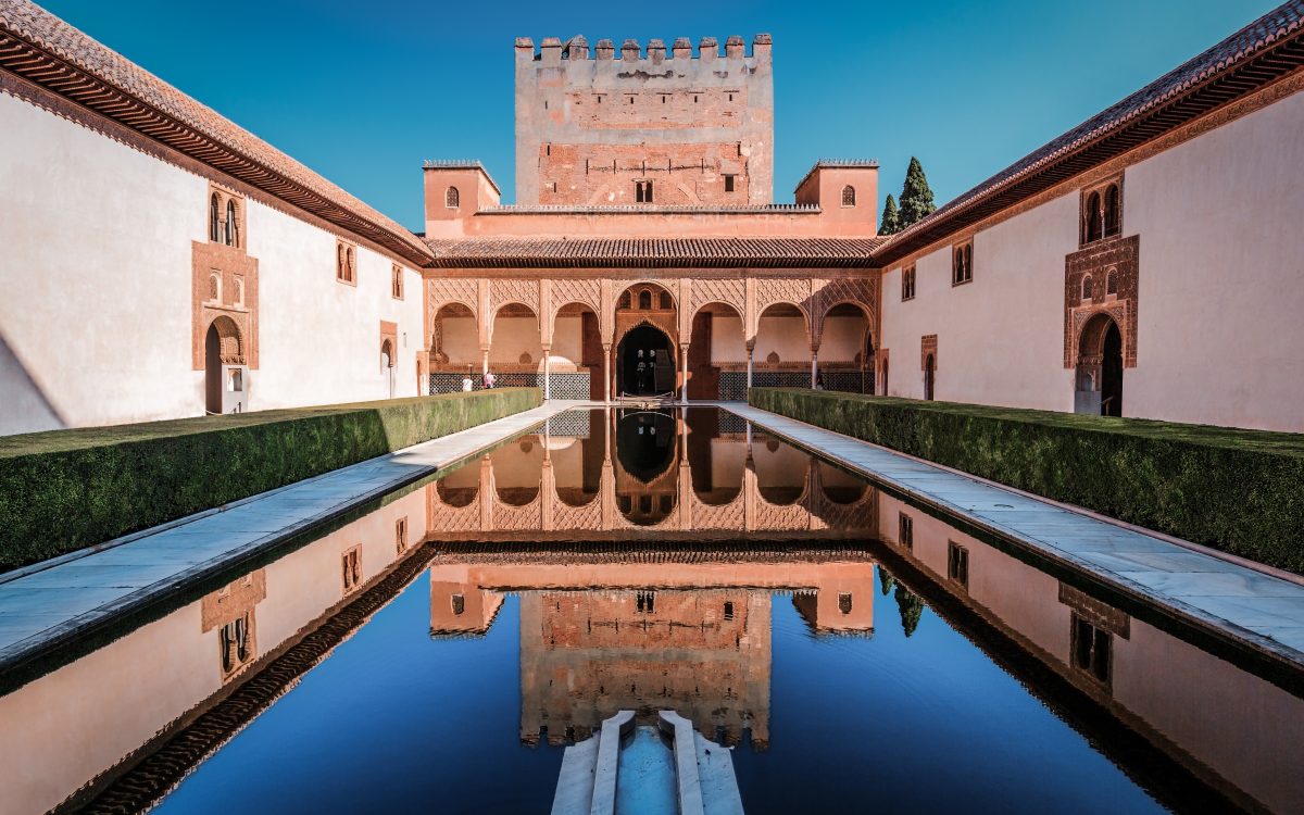 Alhambra private tour. Skip the lines. Slow travel